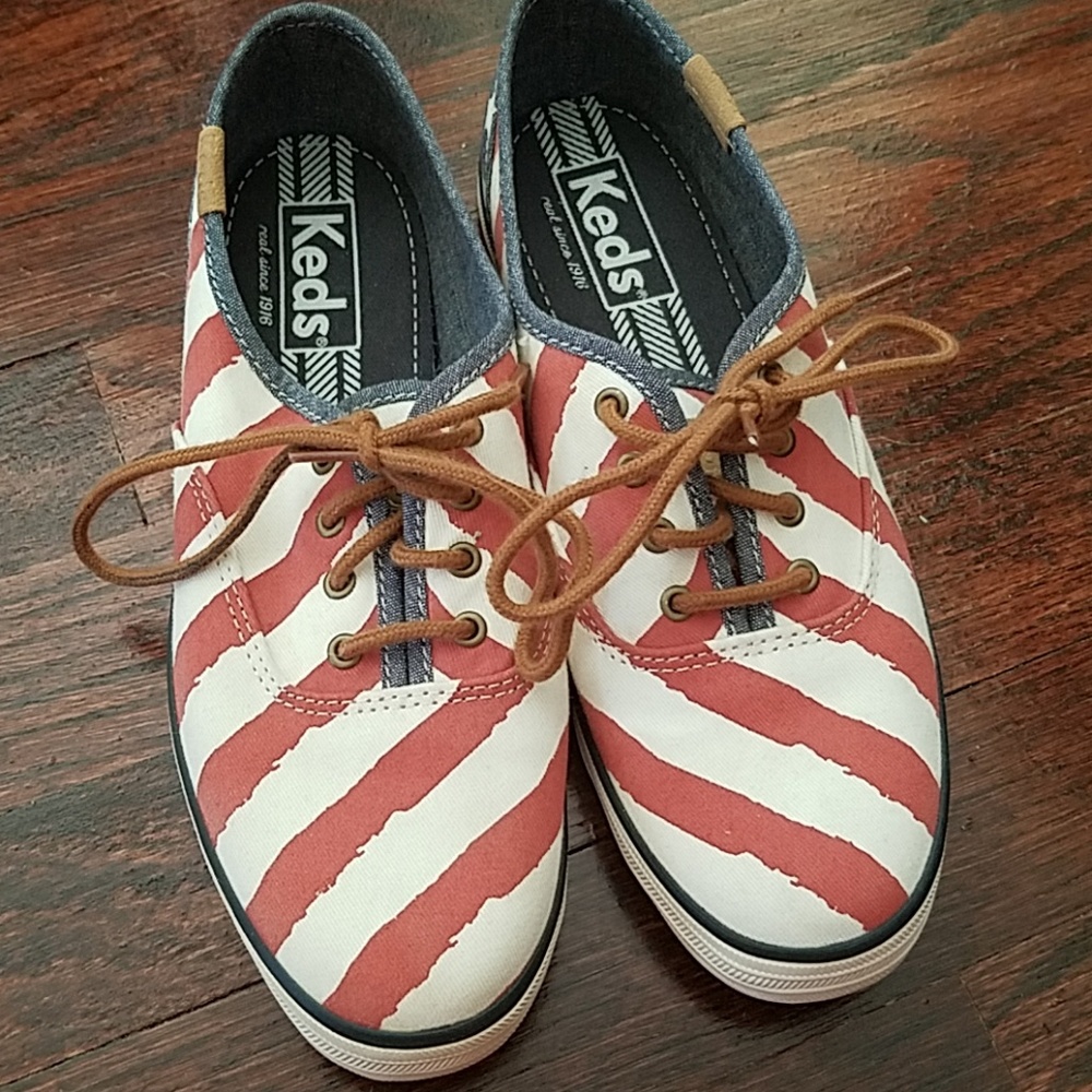 NWOT 🔅 American Flag Keds